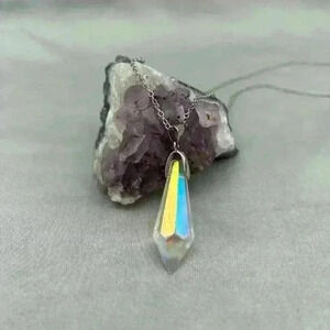 Pendulum clear charm necklace